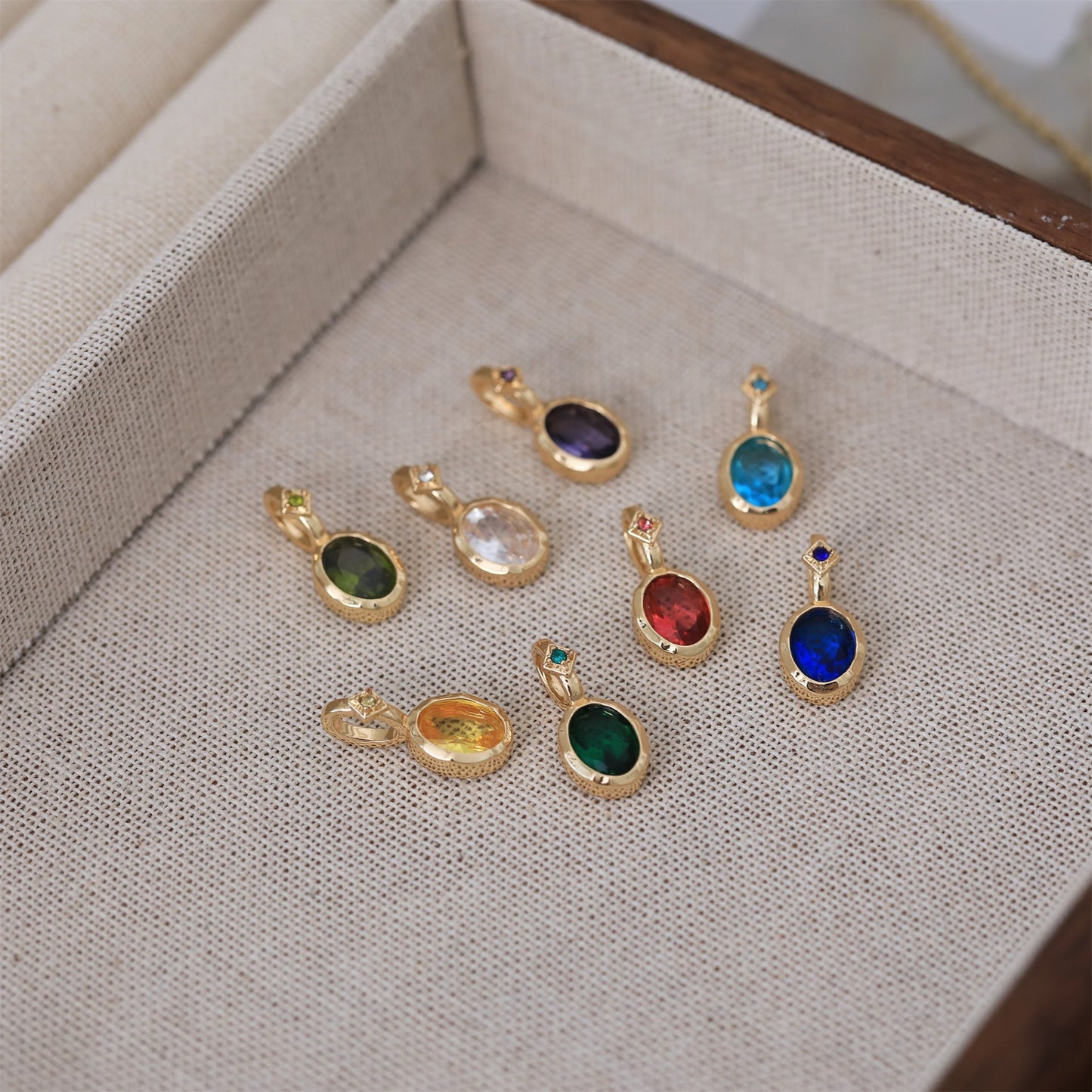 “Custom Birthstone Charm Necklace (3 Included) – Open Link Gold Chain | Personalized Multi-Charm Pendant 💎